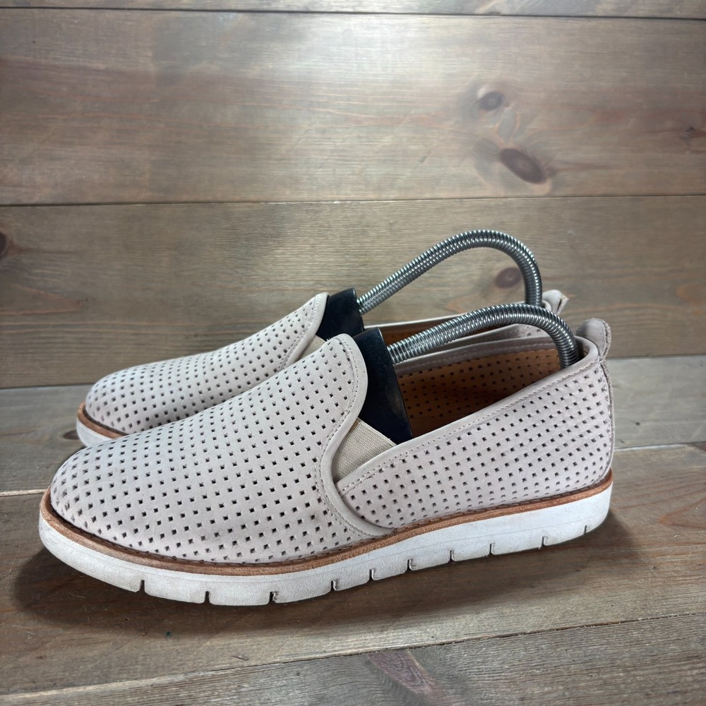 samuel hubbard samsport Womens size 7.5 shoes beige Leather Slip On sneakers